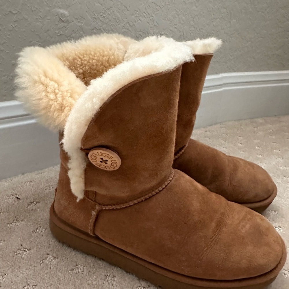 Women's Tan UGG Boots
